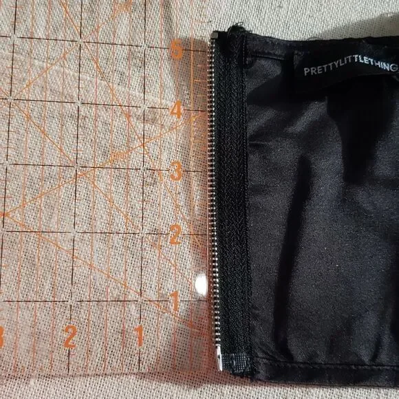 Pretty Little Thing Top Womens 2 Black Satin Dipped Ham Boned Corset Cami Swifty - Picture 9 of 9